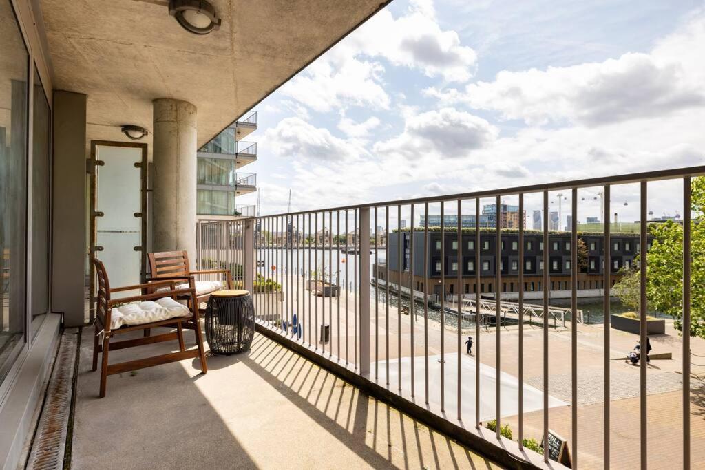 Convenient - Excel London - O2- 3 Bedroom Apartment Exterior photo